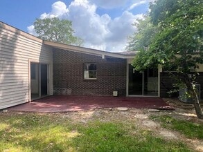 2464 Kensington Dr in Baton Rouge, LA - Building Photo - Building Photo