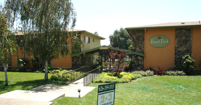 Royal Park Apartments in Monrovia, CA - Building Photo - Building Photo