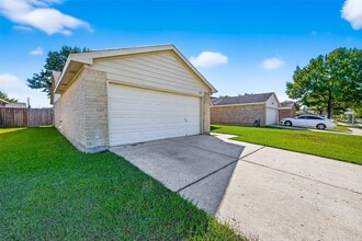 4422 Wee Lassie Ln in Houston, TX - Building Photo - Building Photo