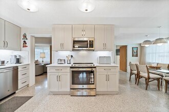 809 15th Ave in New Smyrna Beach, FL - Building Photo - Building Photo