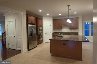 7629 Lisle Ave in Falls Church, VA - Building Photo - Building Photo