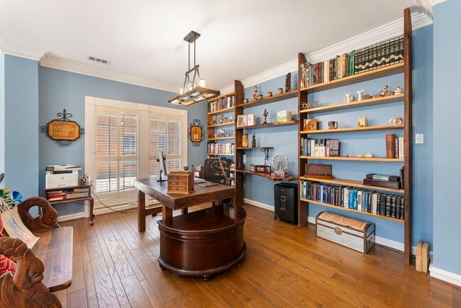 property at 11 Hornsilver Pl