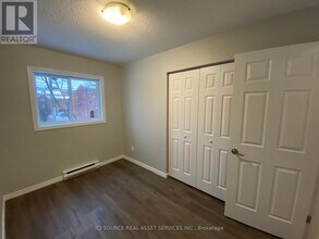 225-225 Presland Rd in Ottawa, ON - Building Photo - Building Photo