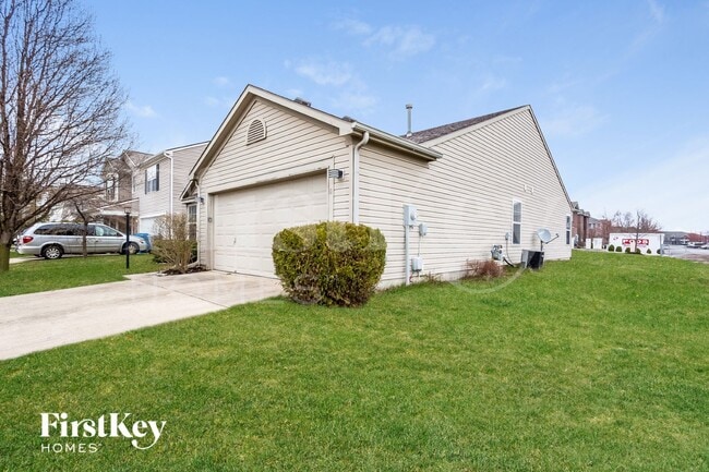 14904 Dry Creek Rd in Noblesville, IN - Foto de edificio - Building Photo