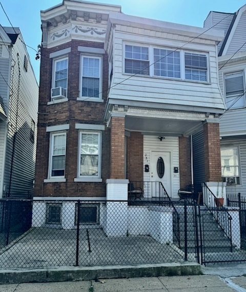 231 Bayview Ave, Unit 1