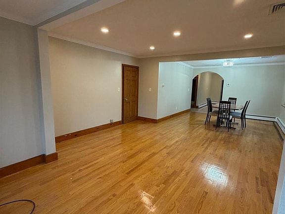 33 Lafayette St, Unit 2 in Arlington, MA - Building Photo - Building Photo