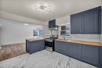 6606 Ridgeview Rd in Mayfield Heights, OH - Foto de edificio - Building Photo