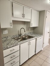 801 Tavern Rd in Savannah, GA - Foto de edificio - Building Photo