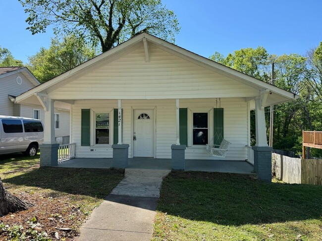 property at 1421 N Hamilton St