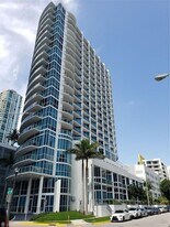 480 NE 30th St in Miami, FL - Building Photo