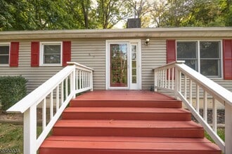 349 E Shore Trail in Sparta, NJ - Building Photo - Building Photo