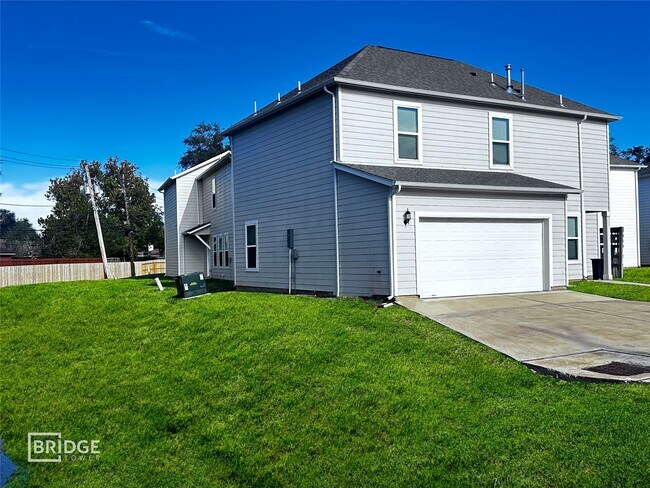 81 Fern Ct in Lake Jackson, TX - Building Photo - Building Photo