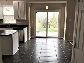 447 Hartford Ct in Maineville, OH - Building Photo - Building Photo