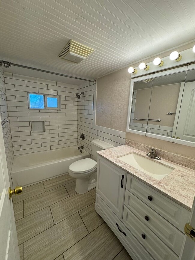 5543 Balsam Dr in Klamath Falls, OR - Building Photo - Building Photo
