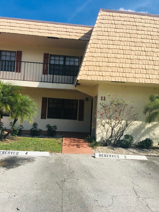 property at 4243 Oak Terrace Dr