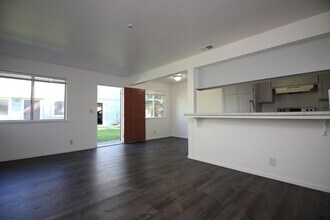 2020 W Steele Ln in Santa Rosa, CA - Building Photo - Building Photo