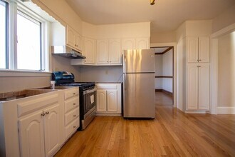 38 Hayes St in Arlington, MA - Building Photo - Building Photo