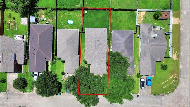 24311 Hard Wood Dr in Huffman, TX - Building Photo - Building Photo