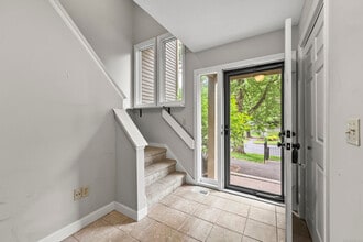3 Rivermead in Avon, CT - Building Photo - Building Photo