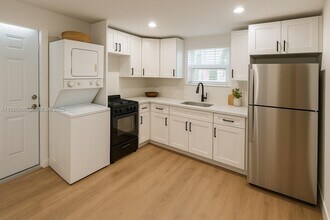 817 Tyler St in Hollywood, FL - Building Photo - Building Photo