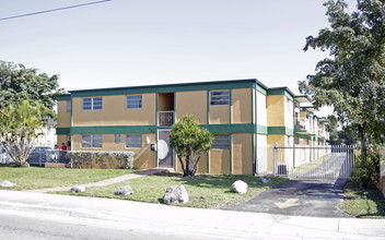 345 NW 57th Ave in Miami, FL - Building Photo - Building Photo