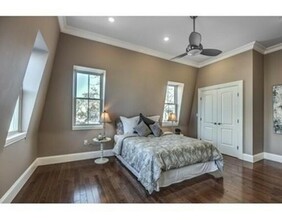 22 Hamlet St, Unit 4 in Somerville, MA - Building Photo - Building Photo