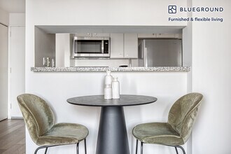 255 W 94th St in New York, NY - Building Photo - Building Photo