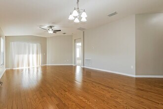 7331 Lumber Port Dr in Ruskin, FL - Building Photo - Building Photo