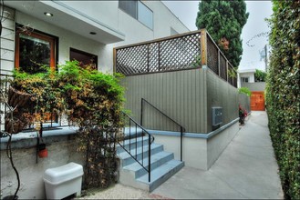 1507 Berkeley St in Santa Monica, CA - Foto de edificio - Building Photo