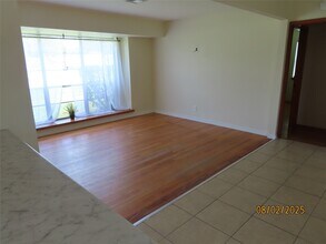 10334 Kingspoint Rd in Houston, TX - Building Photo - Building Photo