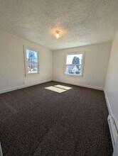 1912 Laurel St in Klamath Falls, OR - Building Photo - Building Photo