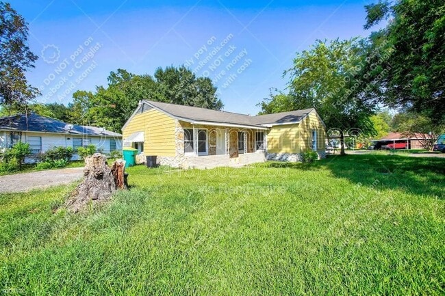 709 S 7th St in Baytown, TX - Building Photo - Building Photo