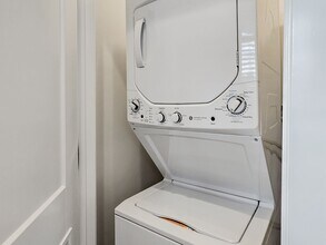 4949 N Oakley Ave, Unit 3 in Chicago, IL - Foto de edificio - Building Photo