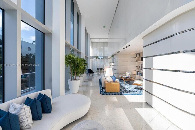 16901 Collins Ave, Unit 902 in Sunny Isles Beach, FL - Building Photo - Building Photo