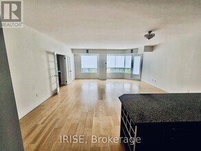77-677 McMurrich St in Toronto, ON - Building Photo - Building Photo