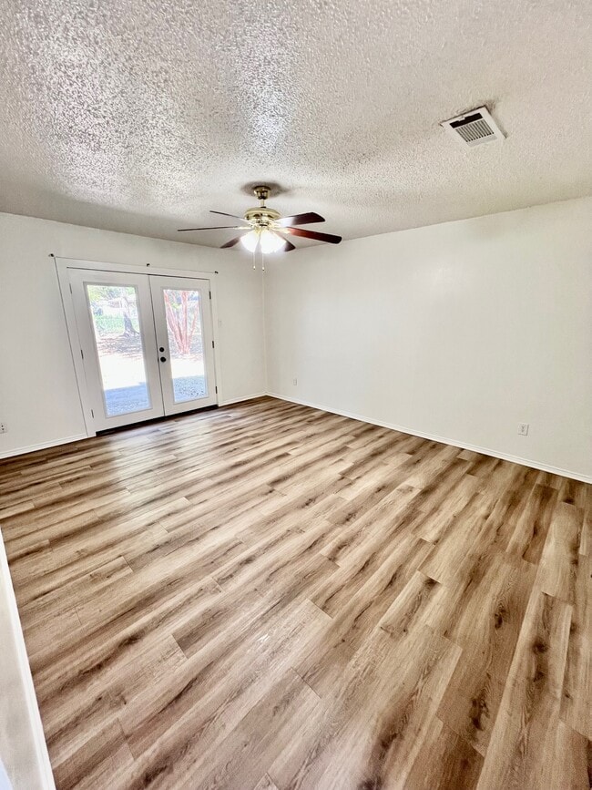 1116 Lemon Dr in Sulphur Springs, TX - Building Photo - Building Photo