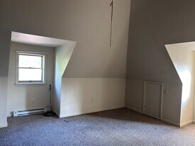 30 Frank St, Unit Apt B in Uniontown, PA - Building Photo
