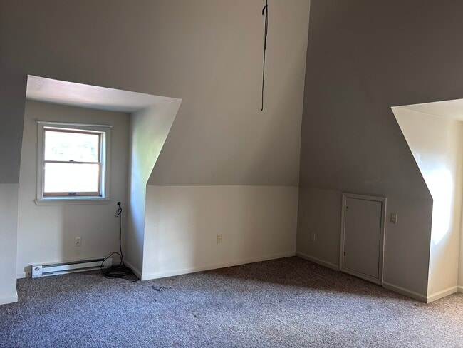 30 Frank St, Unit Apt B