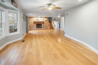 1414 W Northeast Shore Dr in Holiday Hills, IL - Building Photo - Building Photo