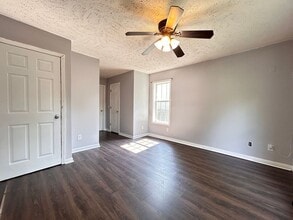 2725 Victoria Ave in Norfolk, VA - Building Photo - Building Photo