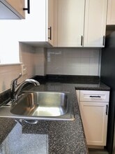81 Trapelo Rd in Waltham, MA - Building Photo - Building Photo