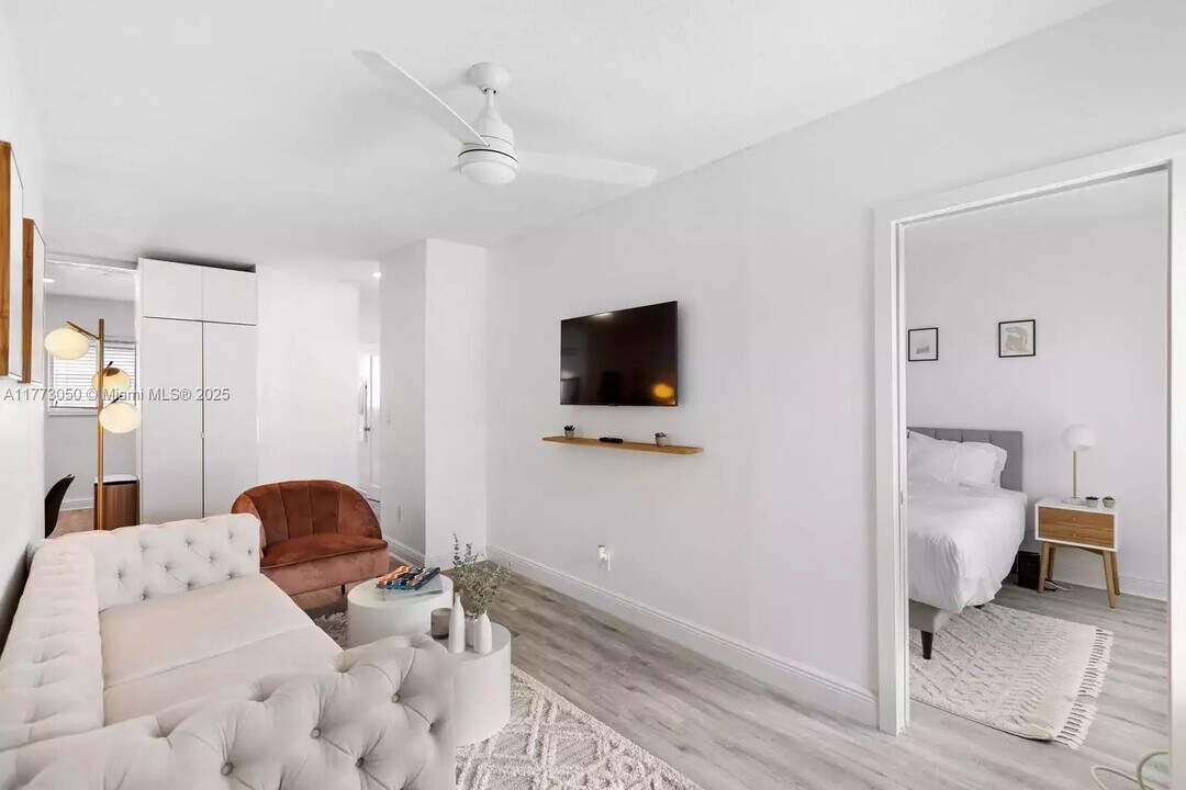 7315 Carlyle Ave in Miami Beach, FL - Building Photo