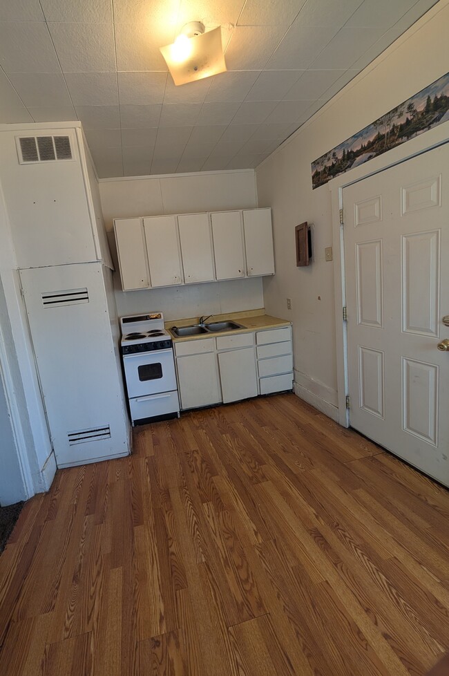 property at 138 N Main St