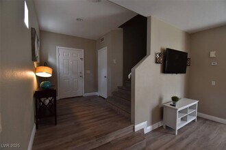 1029 Sweeping Vine Ave in Las Vegas, NV - Building Photo - Building Photo