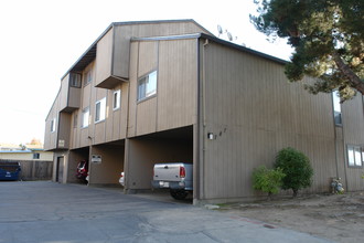 Terrace View Apartments in Salinas, CA - Building Photo - Building Photo