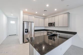13554 W Shifting Sands Dr in Peoria, AZ - Building Photo - Building Photo