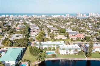 3030 Binnacle Dr in Naples, FL - Building Photo - Building Photo
