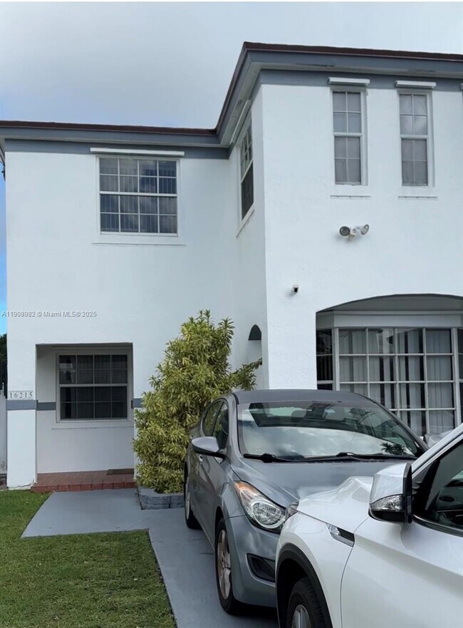 16215 SW 139th Ct in Miami, FL - Building Photo - Building Photo