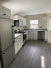 164 Main St, Unit 3 in Gorham, ME - Foto de edificio - Building Photo