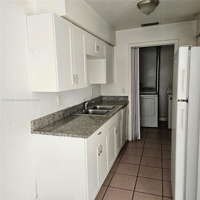 1408 SW 9th Ave in Fort Lauderdale, FL - Building Photo - Building Photo